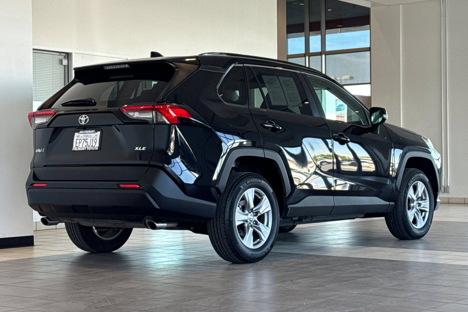 Certified 2025 Toyota RAV4 XLE FWD image 4