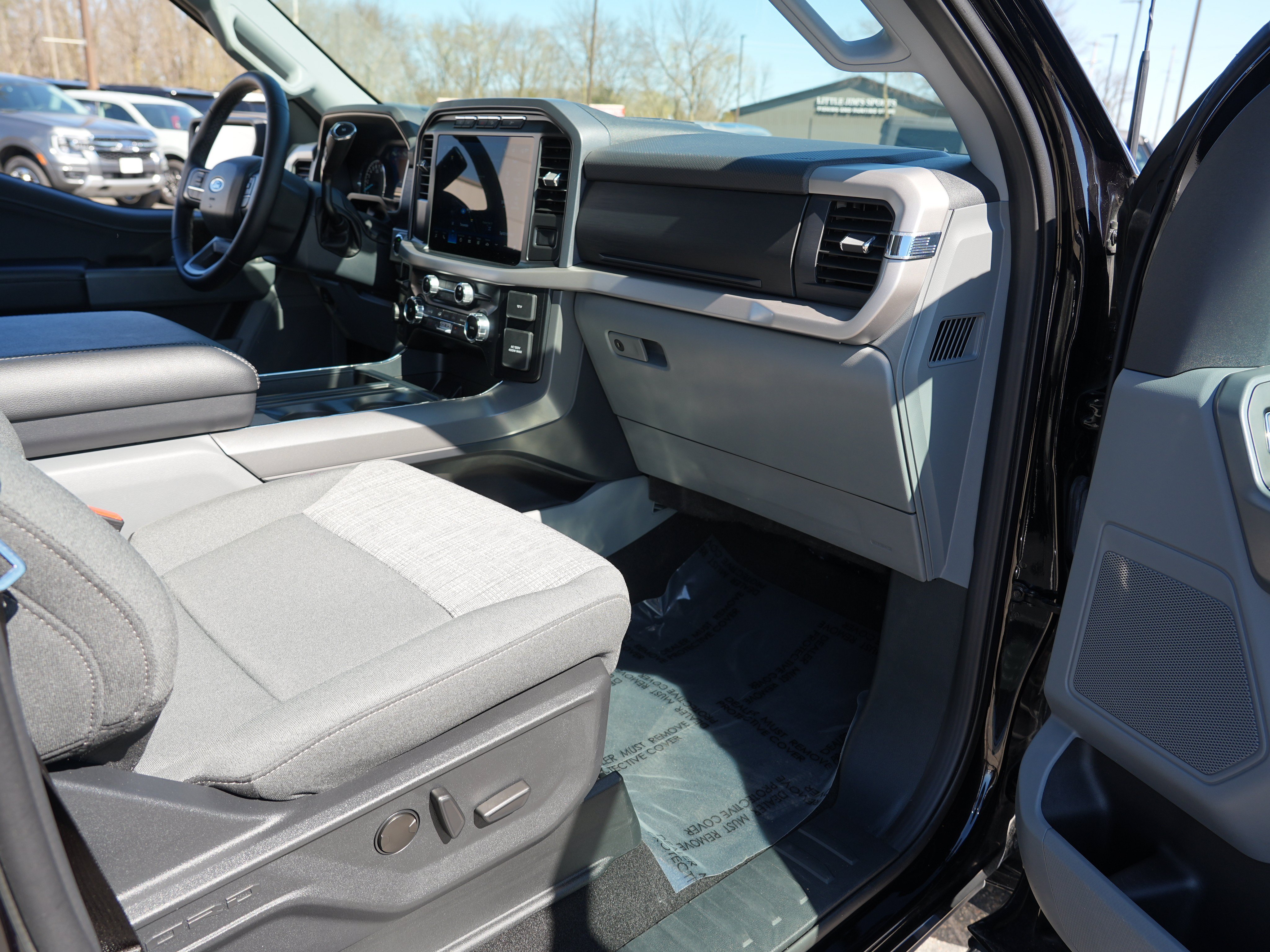 Used 2023 Ford F150 4x4 SuperCrew image 29