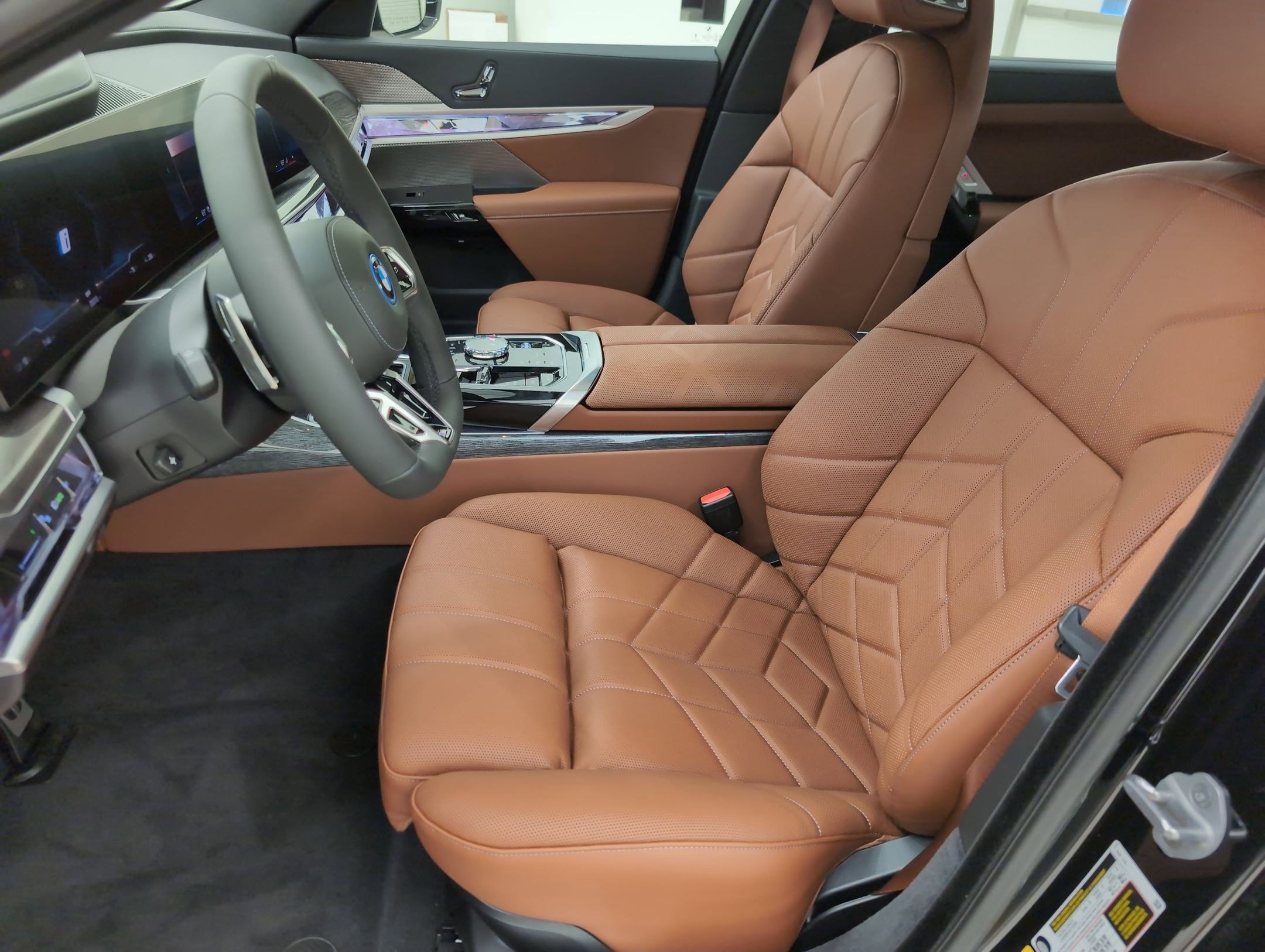 New 2025 BMW i7 xDrive60 w/ M Sport Package RWD image 5