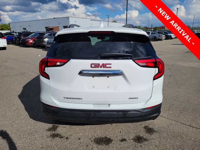 Used 2021 GMC Terrain SLE w/ Driver Convenience Package AWD/4WD image 4