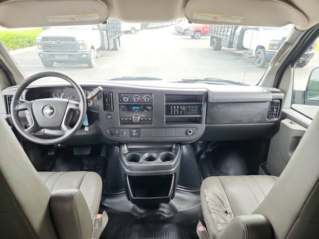 Used 2013 Chevrolet Express 3500 Extended RWD image 31