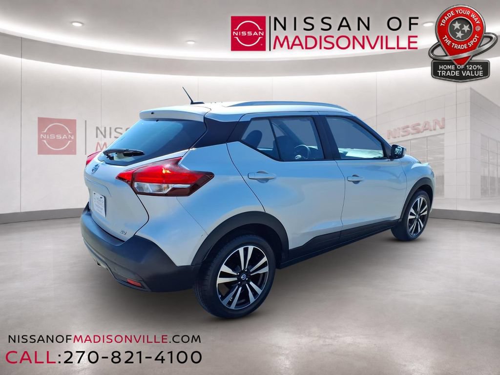Used 2019 Nissan Kicks SV FWD image 2