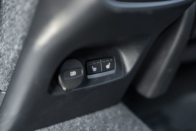 Used 2023 Volvo XC40 B5 Plus w/ Climate Package image 34