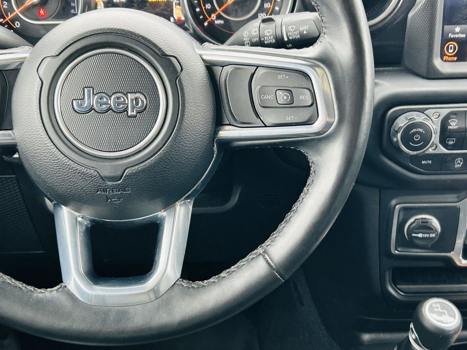 Used 2022 Jeep Wrangler Unlimited Sahara AWD/4WD image 13