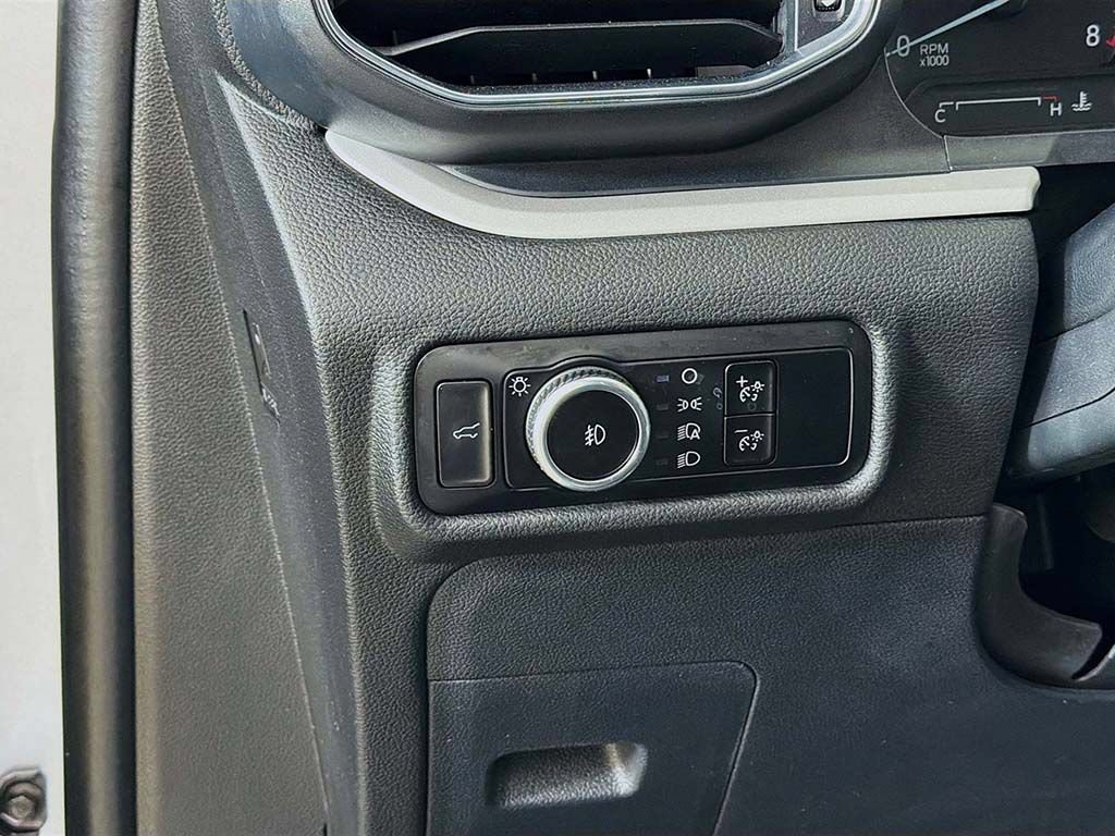 Used 2023 Ford Explorer XLT w/ Equipment Group 202A AWD/4WD image 29