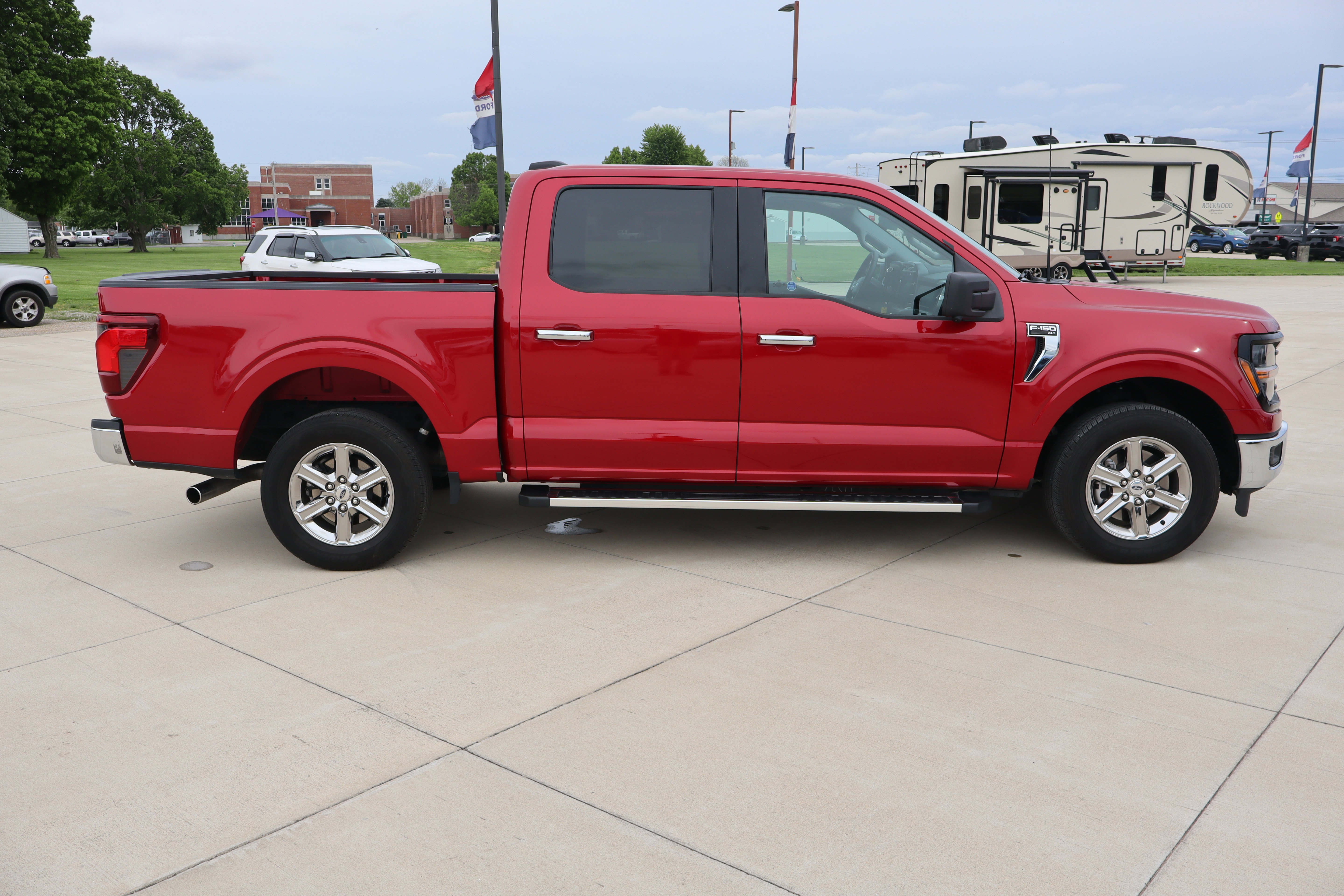 Used 2024 Ford F150 XLT w/ Mobile Office Package RWD image 5