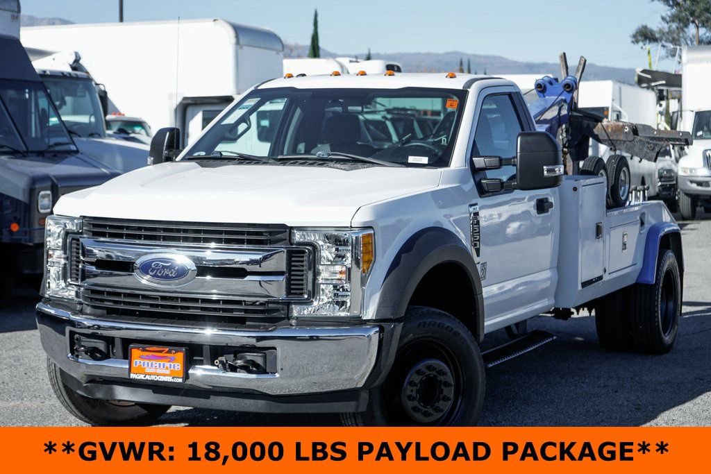 Used 2017 Ford F550 2WD Regular Cab Super Duty w/ Advanced Security Pack image 4