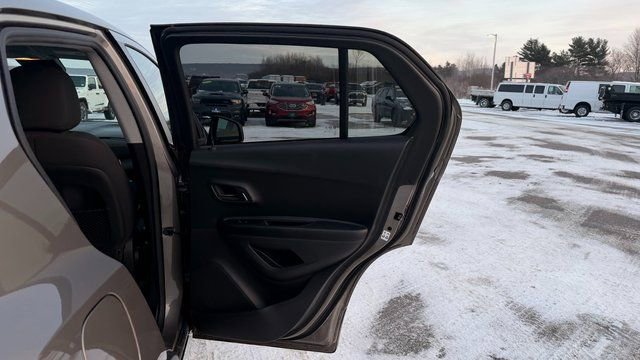 Used 2021 Chevrolet Trax LS w/ Tint and Cruise Package image 45