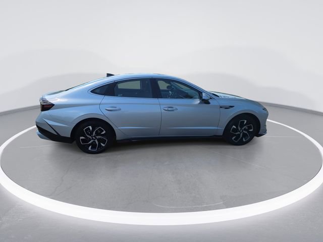 Used 2025 Hyundai Sonata SEL FWD image 9