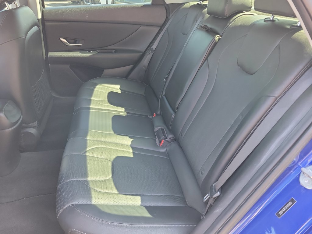 Used 2023 Hyundai Elantra Limited FWD image 16
