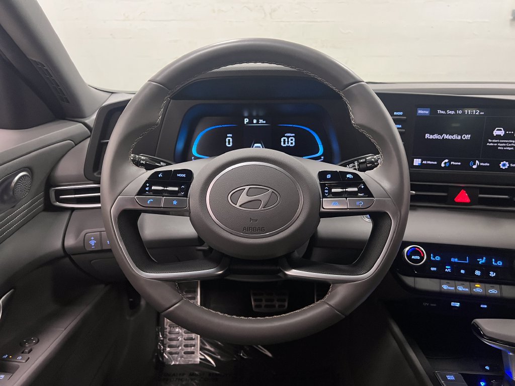 Used 2025 Hyundai Elantra Sport FWD image 15