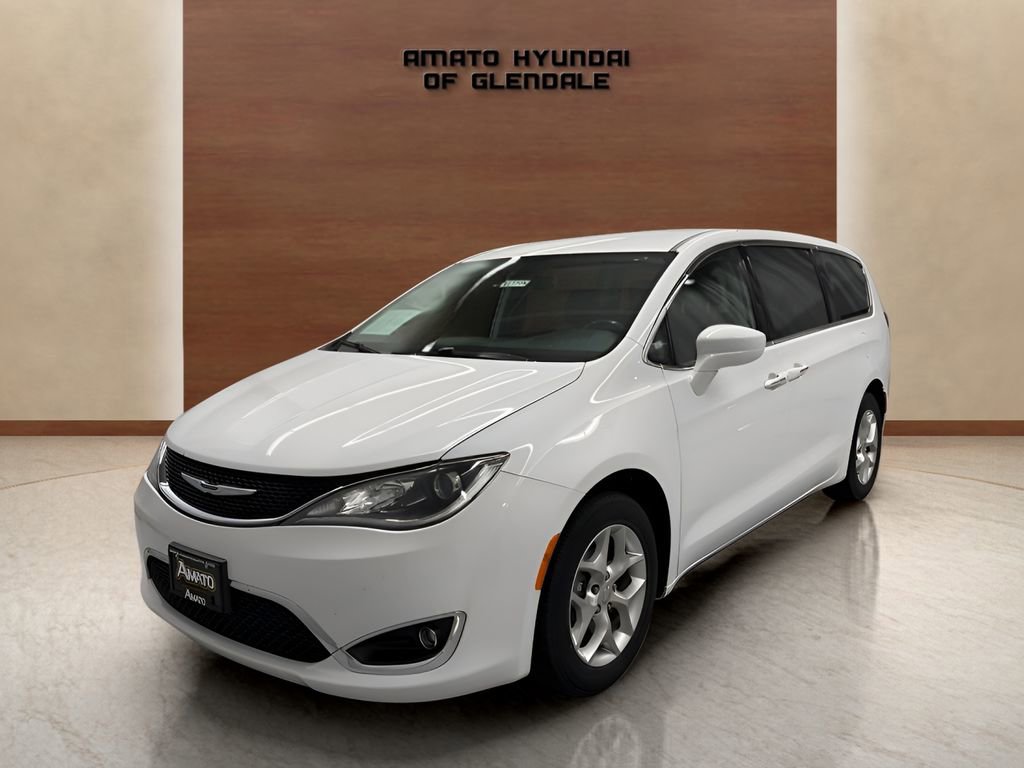 Used 2019 Chrysler Pacifica Touring Plus FWD video 1