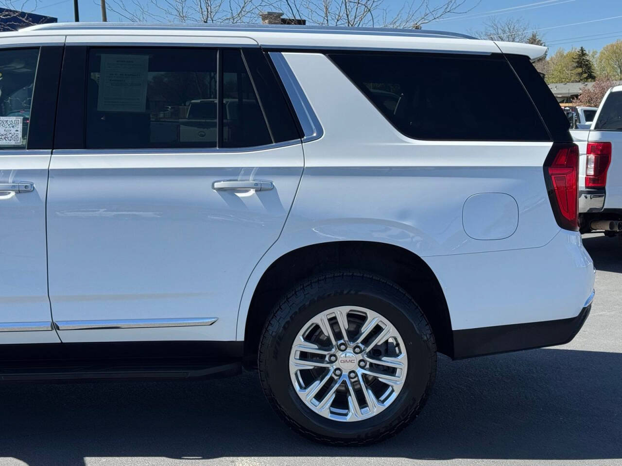 Used 2021 GMC Yukon SLT AWD/4WD image 5