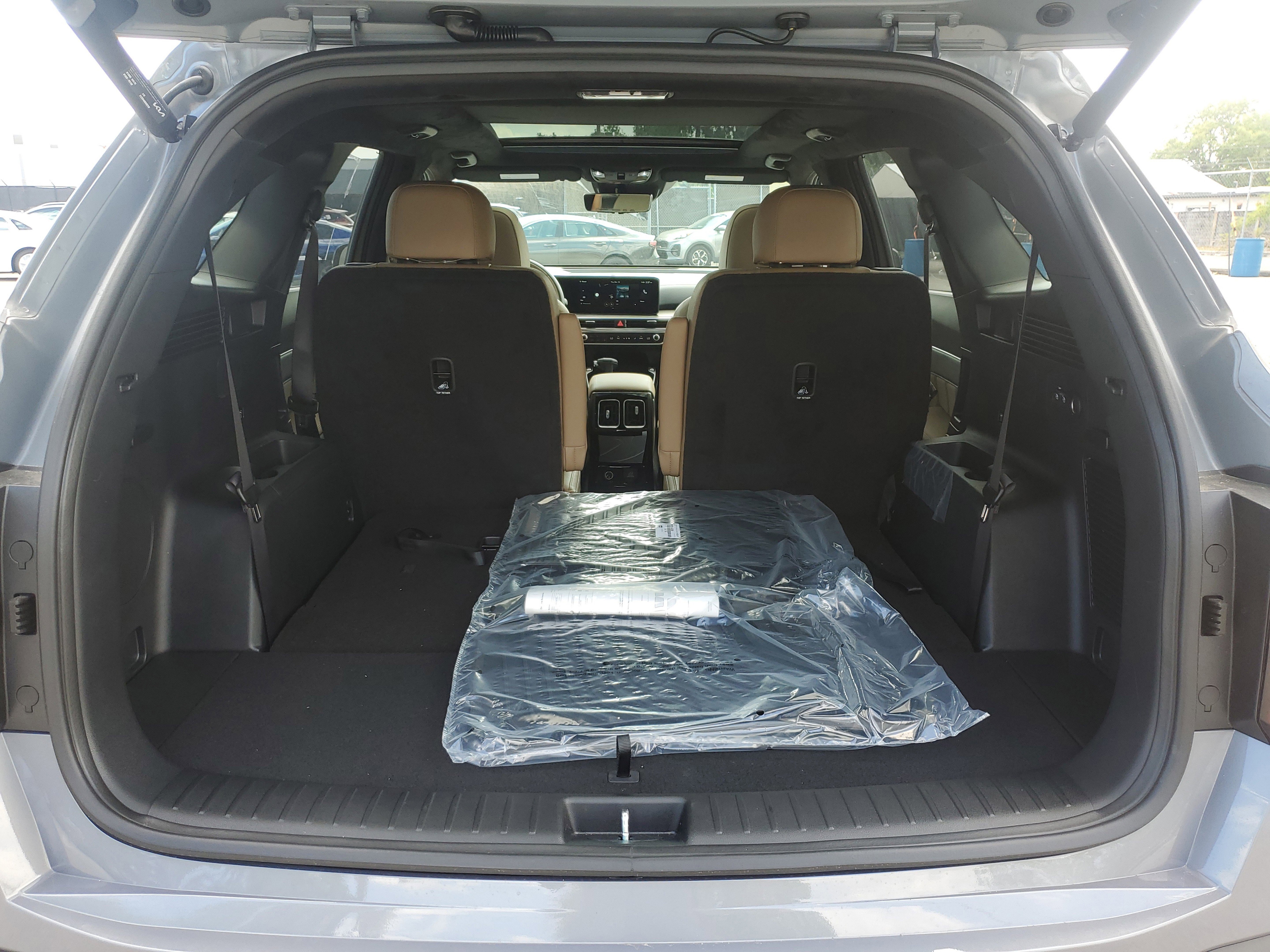 New 2025 Kia Sorento SX Prestige w/ Olive Brown Leather Package image 10