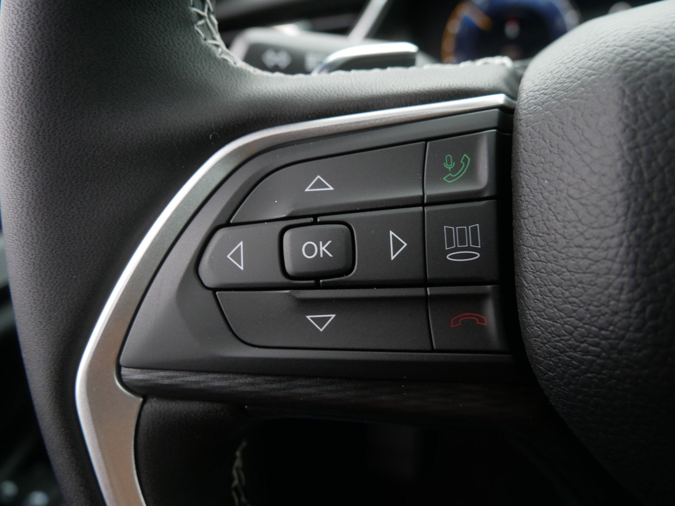 New 2025 Jeep Grand Cherokee Laredo X w/ Luxury Tech Group I image 13