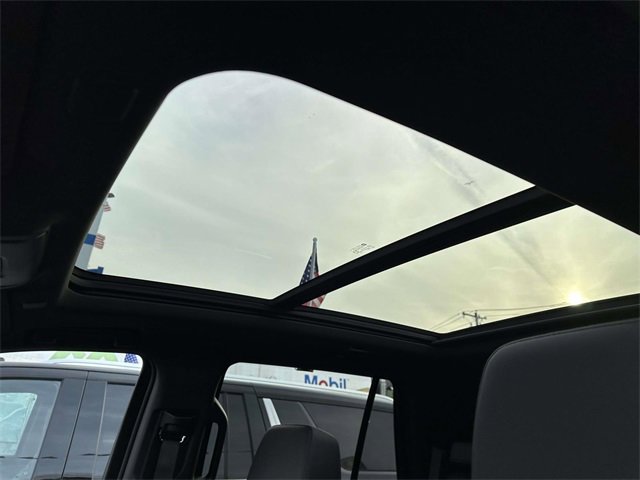 Used 2022 Chevrolet Tahoe LT w/ Luxury Package image 22