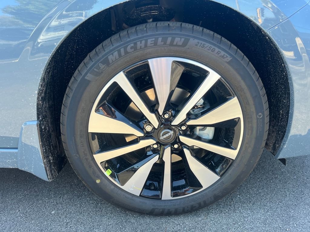 New 2025 Nissan Sentra SV w/ SV Premium Package image 11