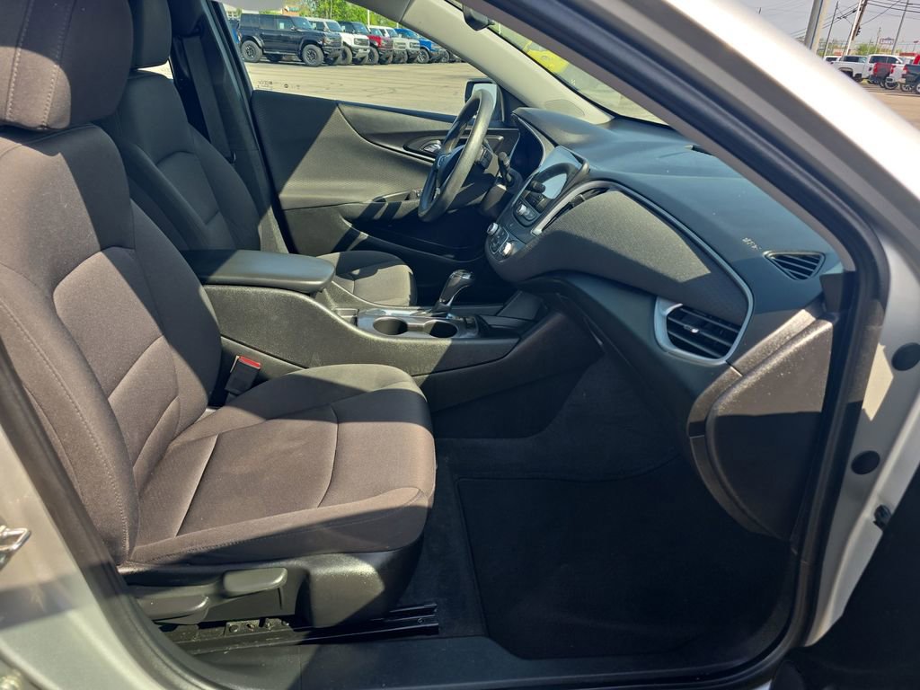 Used 2019 Chevrolet Malibu LS image 16
