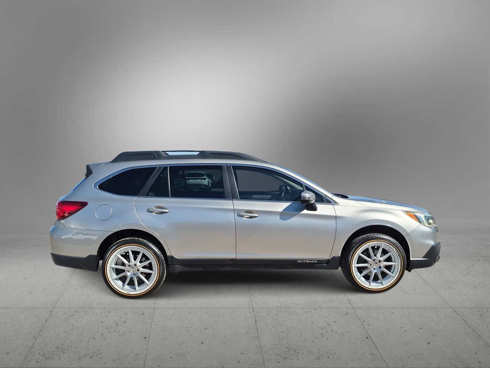 Used 2015 Subaru Outback 2.5i Premium AWD/4WD image 9