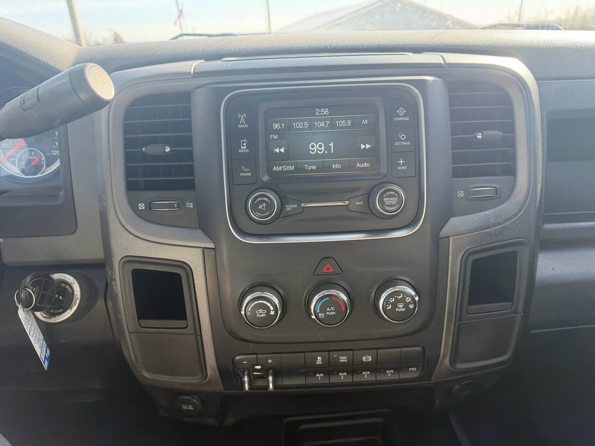 Used 2018 RAM 3500 Tradesman w/ Chrome Appearance Group AWD/4WD image 26