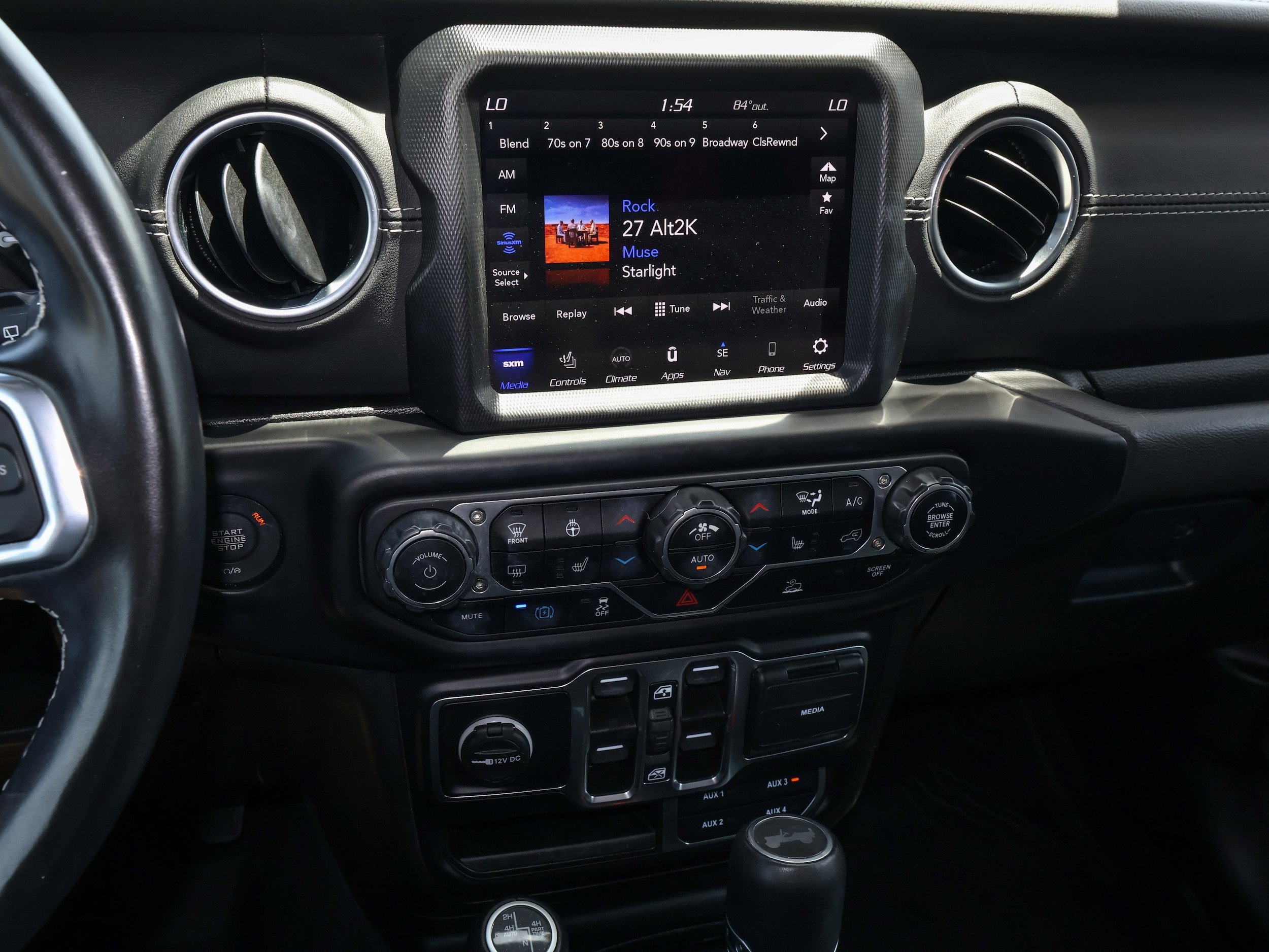 Used 2023 Jeep Wrangler Unlimited Sahara w/ Cold Weather Group AWD/4WD image 21