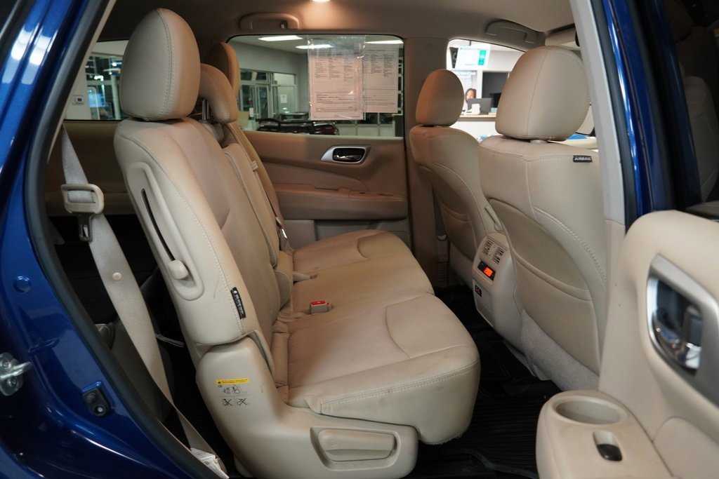 Used 2019 Nissan Pathfinder SV image 29