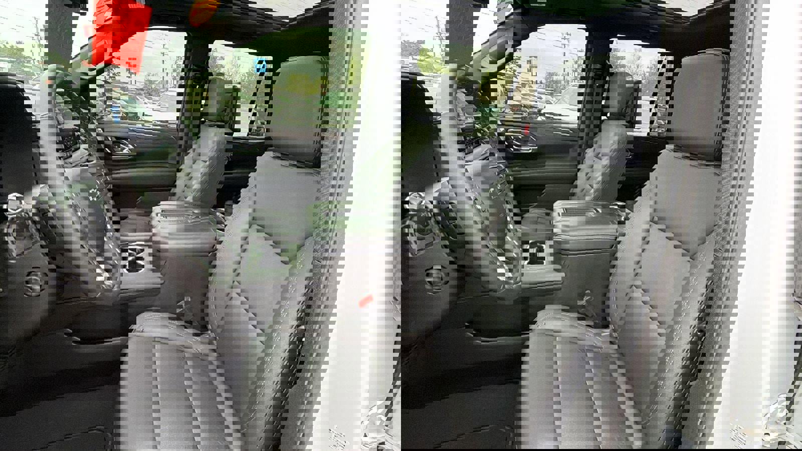 Used 2021 Chevrolet Tahoe Z71 w/ Luxury Package image 14