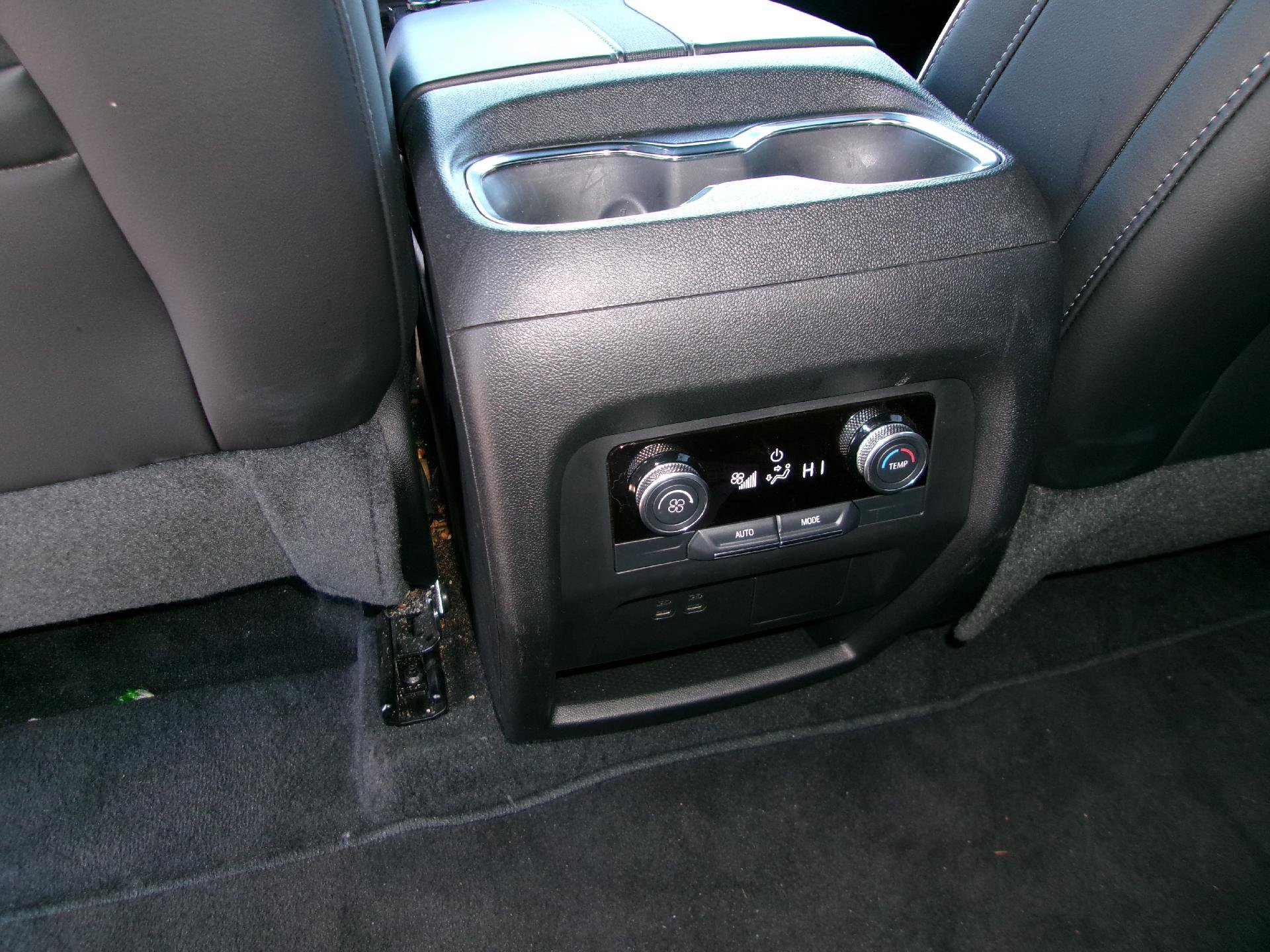 Used 2025 Buick Enclave Preferred image 13