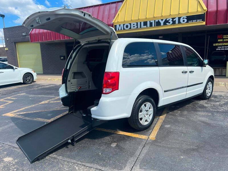 Used 2011 Dodge Grand Caravan FWD image 56