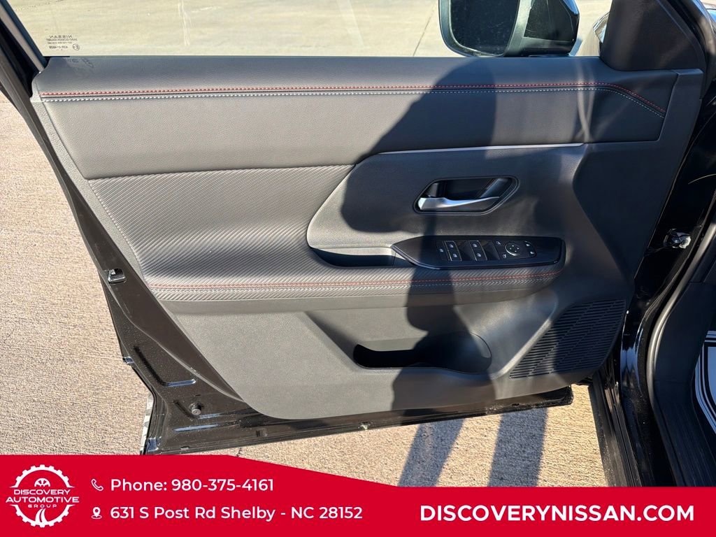 New 2026 Nissan Kicks SR w/ SR Premium Package FWD image 11