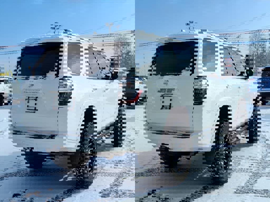 Used 2022 Toyota 4Runner SR5 Premium image 18