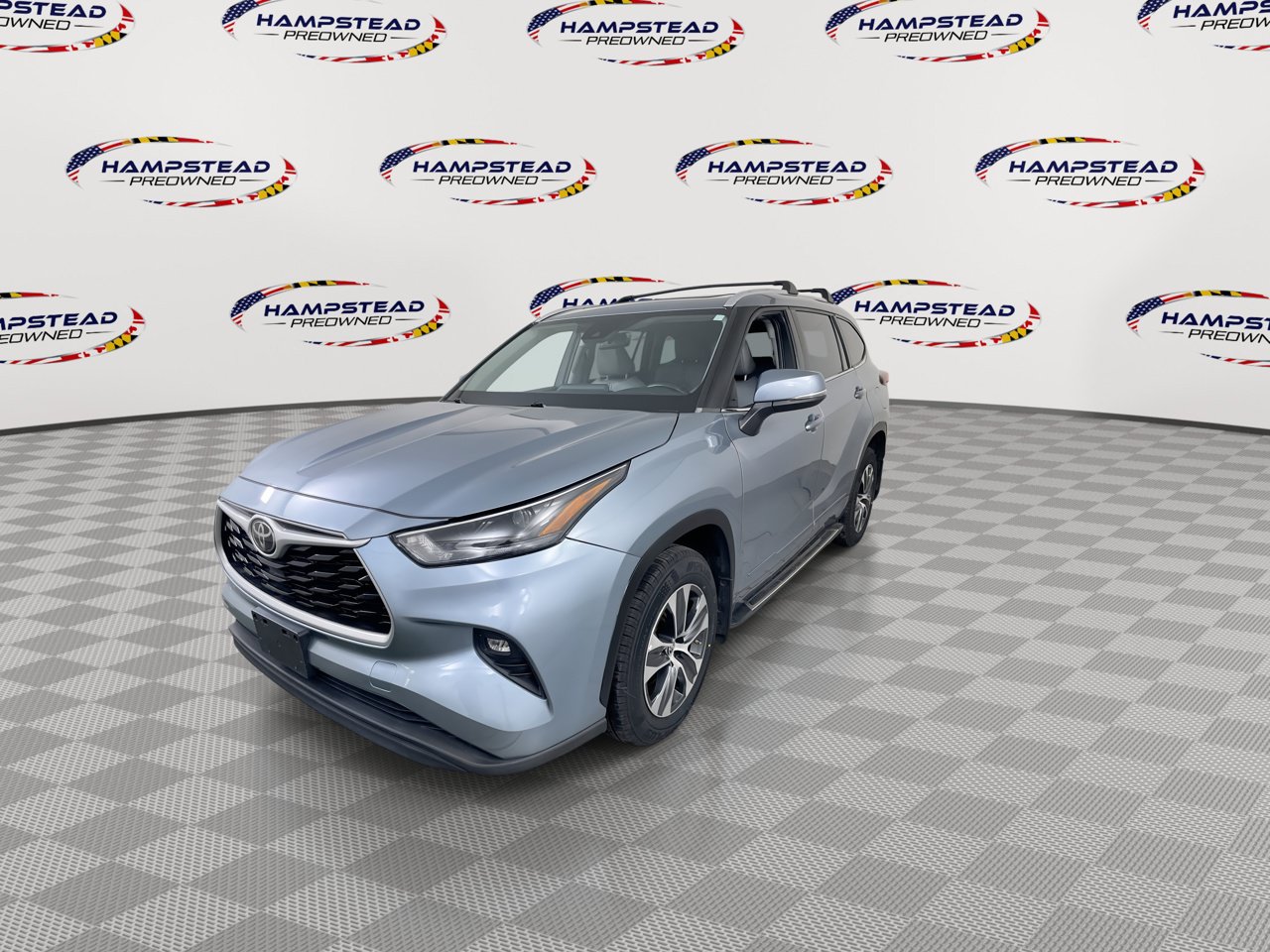 Used 2022 Toyota Highlander XLE AWD/4WD image 4