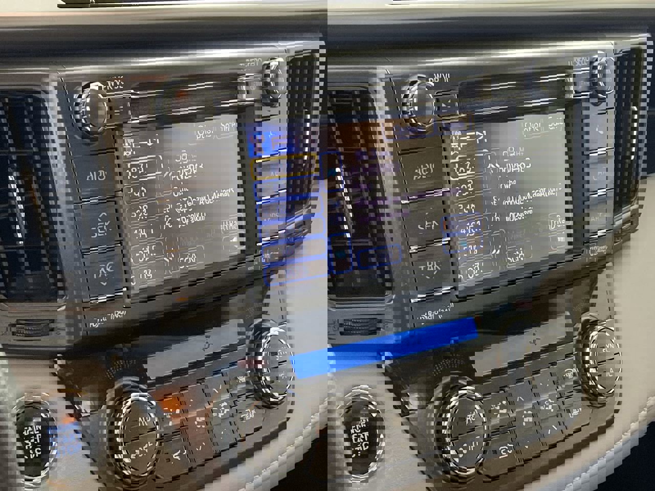 Used 2013 Toyota RAV4 Limited image 16