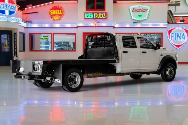 Used 2024 RAM 5500 Tradesman w/ Chrome Appearance Group AWD/4WD image 3