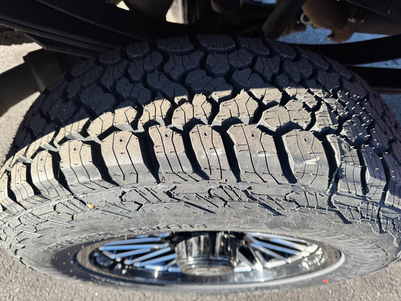 Used 2014 Ford F350 Lariat w/ Lariat Interior Package image 16