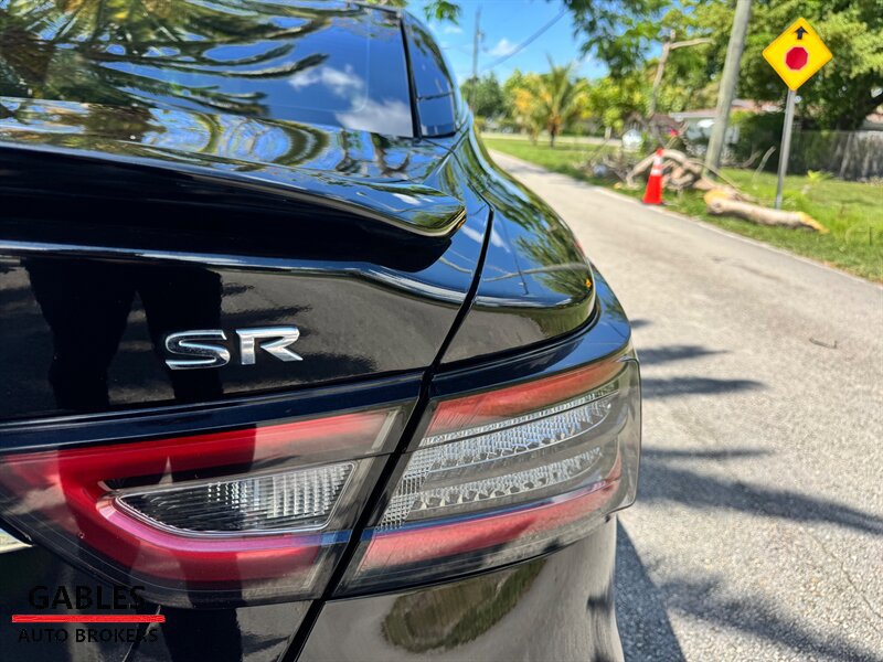 Used 2019 Nissan Maxima SR w/ Premium Package FWD image 11