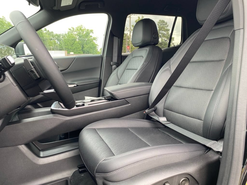 New 2026 Chevrolet Equinox LT w/ Convenience Package II FWD image 10