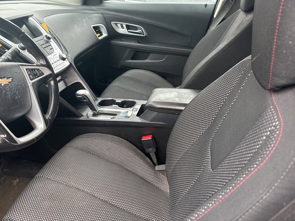 Used 2015 Chevrolet Equinox LT w/ Driver Convenience Package image 4