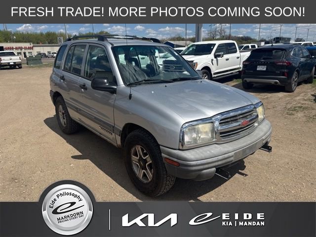Used 2002 Chevrolet Tracker 4WD w/ Preferred Equipment Group image 1