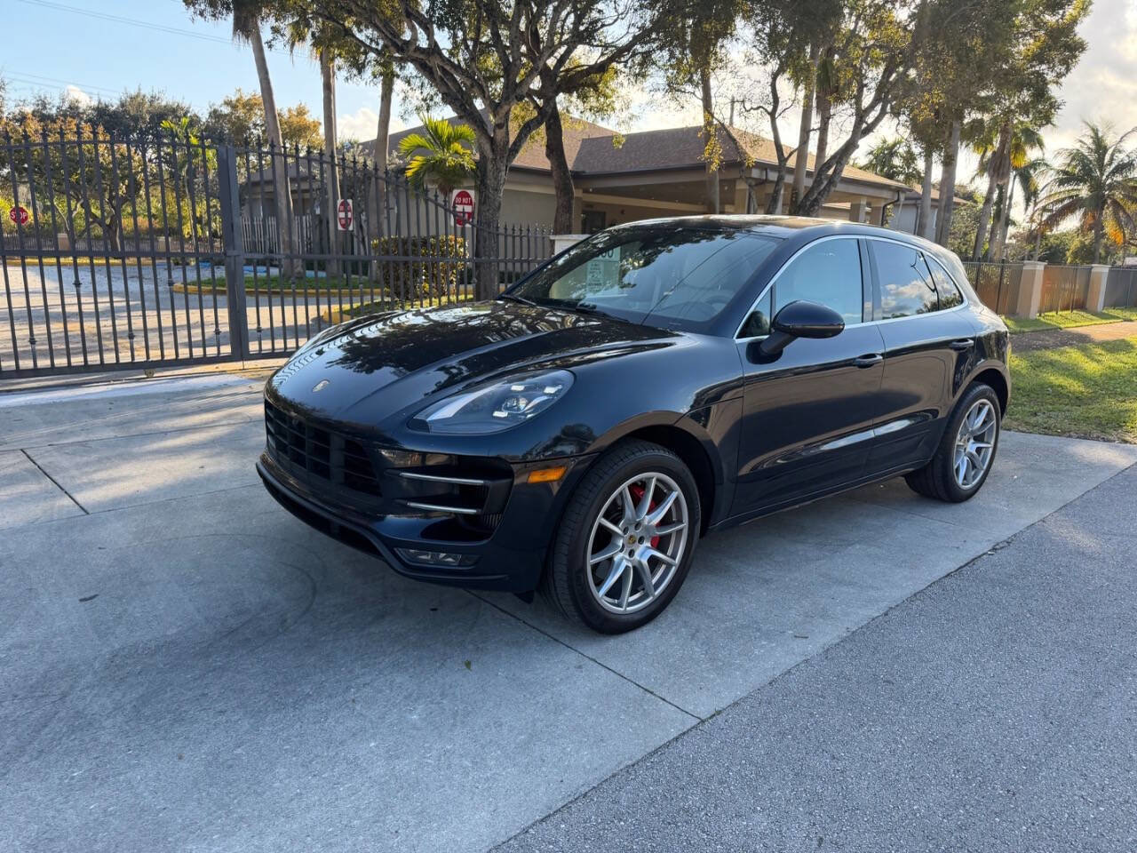 Used 2017 Porsche Macan Turbo image 14