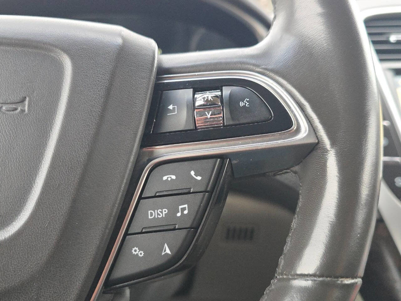 Used 2019 Lincoln Nautilus Select image 22