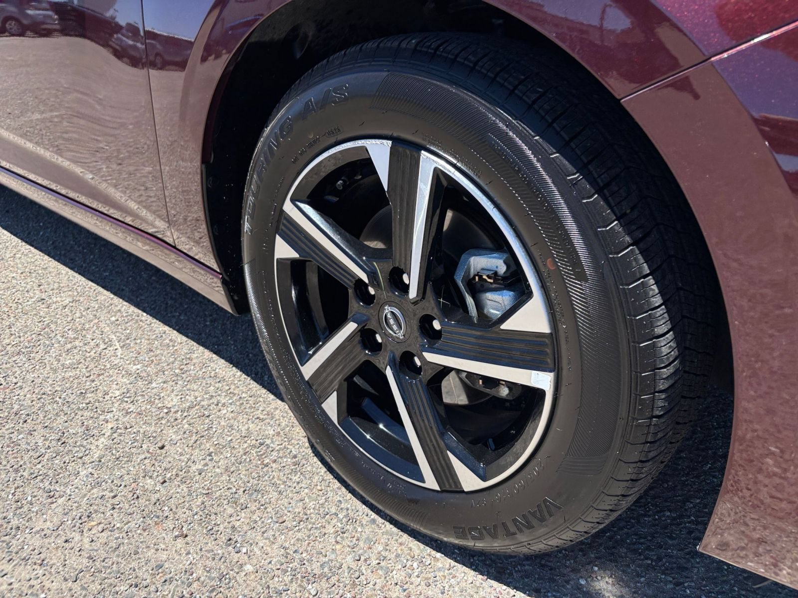 Used 2025 Nissan Sentra SV FWD image 28