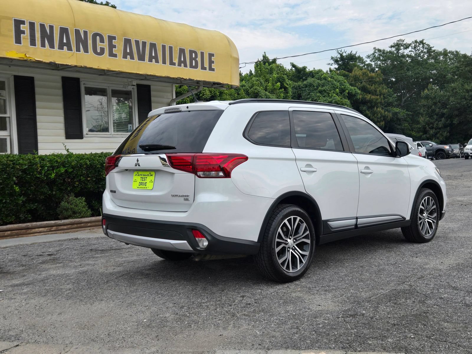 Used 2016 Mitsubishi Outlander SE FWD image 3