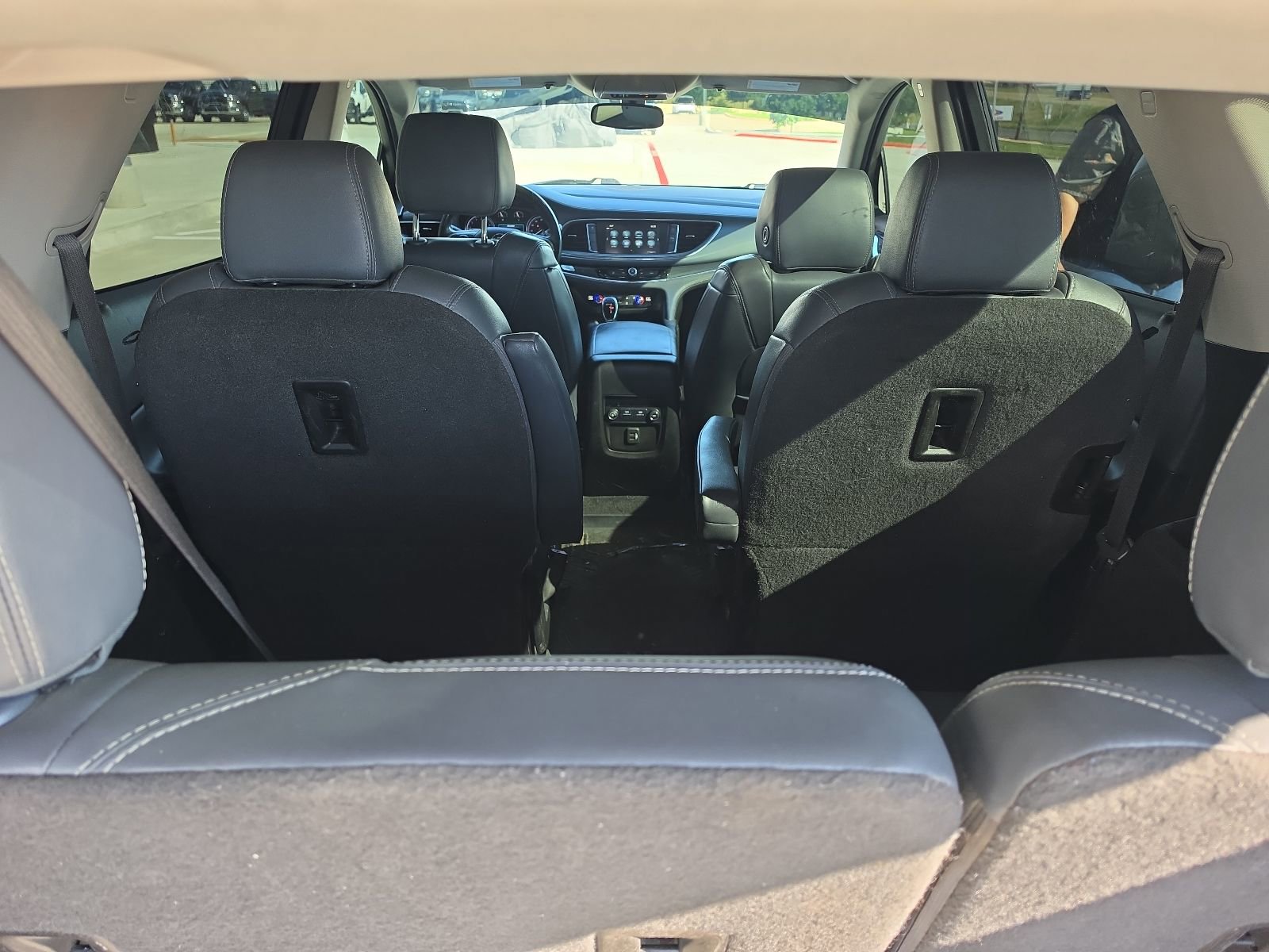 Used 2019 Buick Enclave Essence FWD image 7