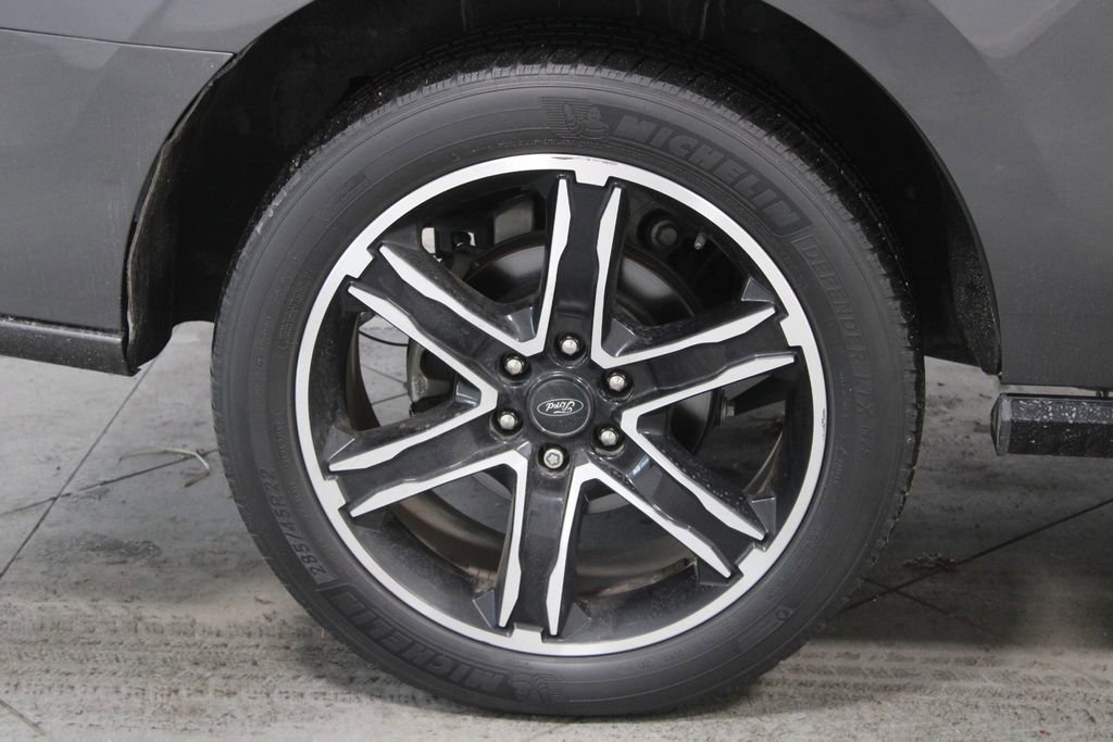 Used 2019 Ford Expedition Limited w/ Equipment Group 303A image 12