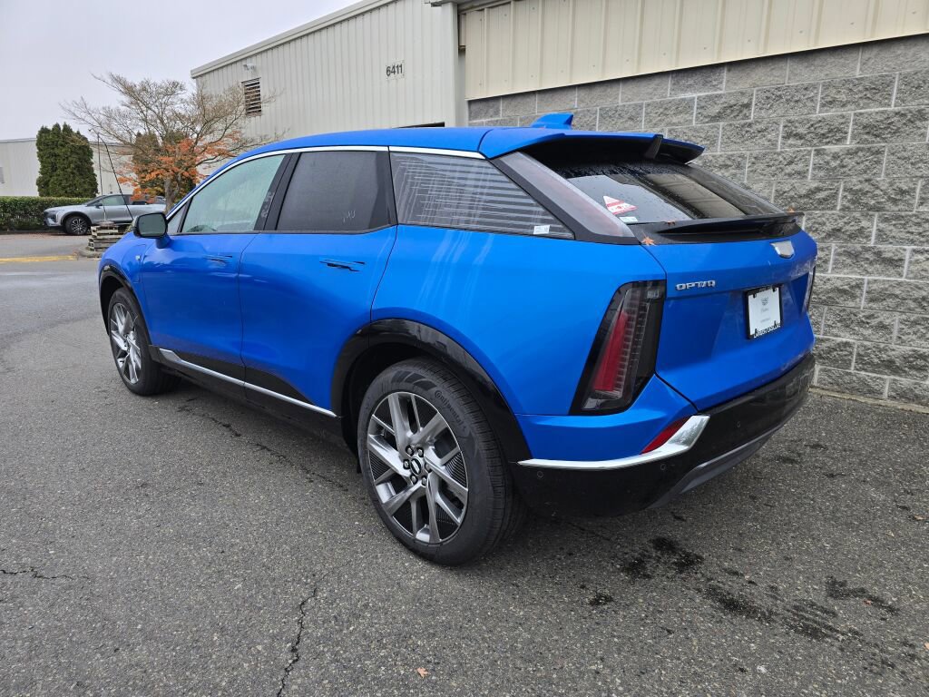 New 2026 Cadillac Optiq Luxury 2 image 4