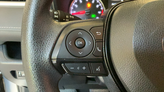 Used 2020 Toyota RAV4 XLE FWD image 11