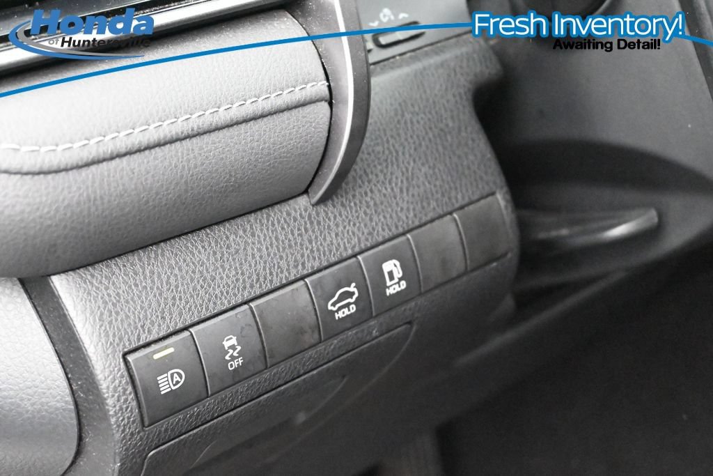 Used 2020 Toyota Camry SE FWD image 20