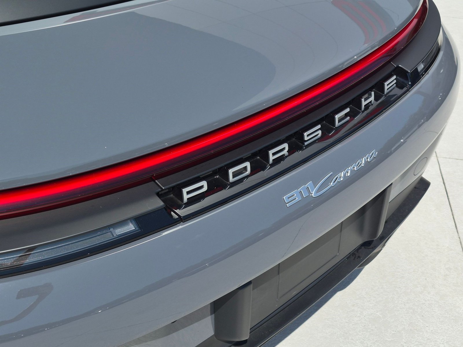 Certified 2025 Porsche 911 Carrera RWD image 13