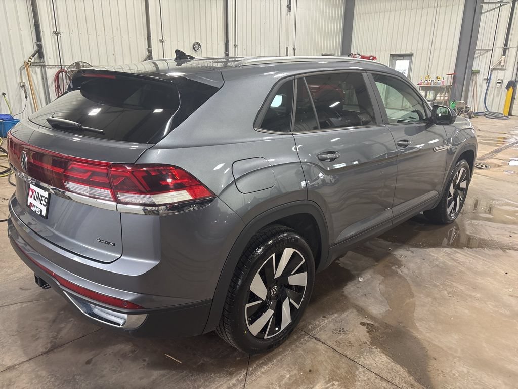 Used 2025 Volkswagen Atlas Cross Sport SE AWD/4WD image 12